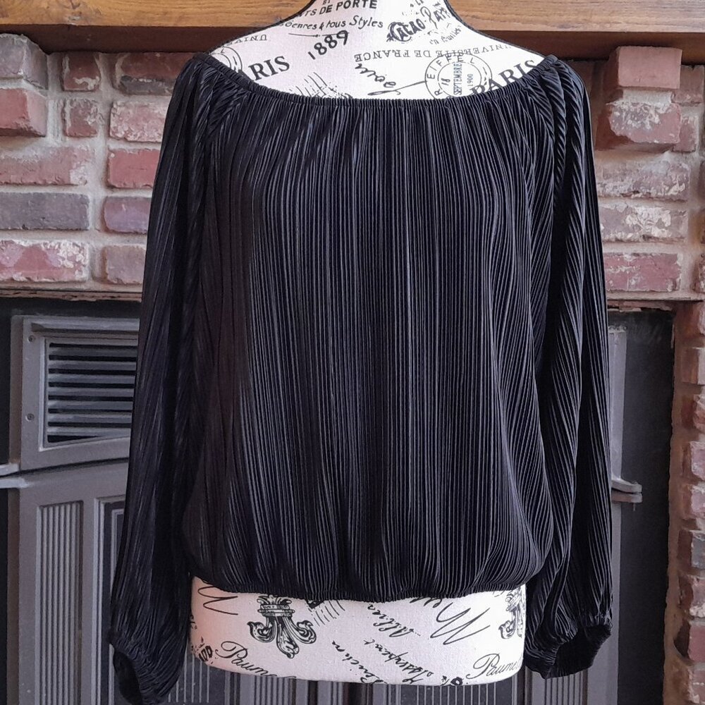 Ava James NWT Blouse
